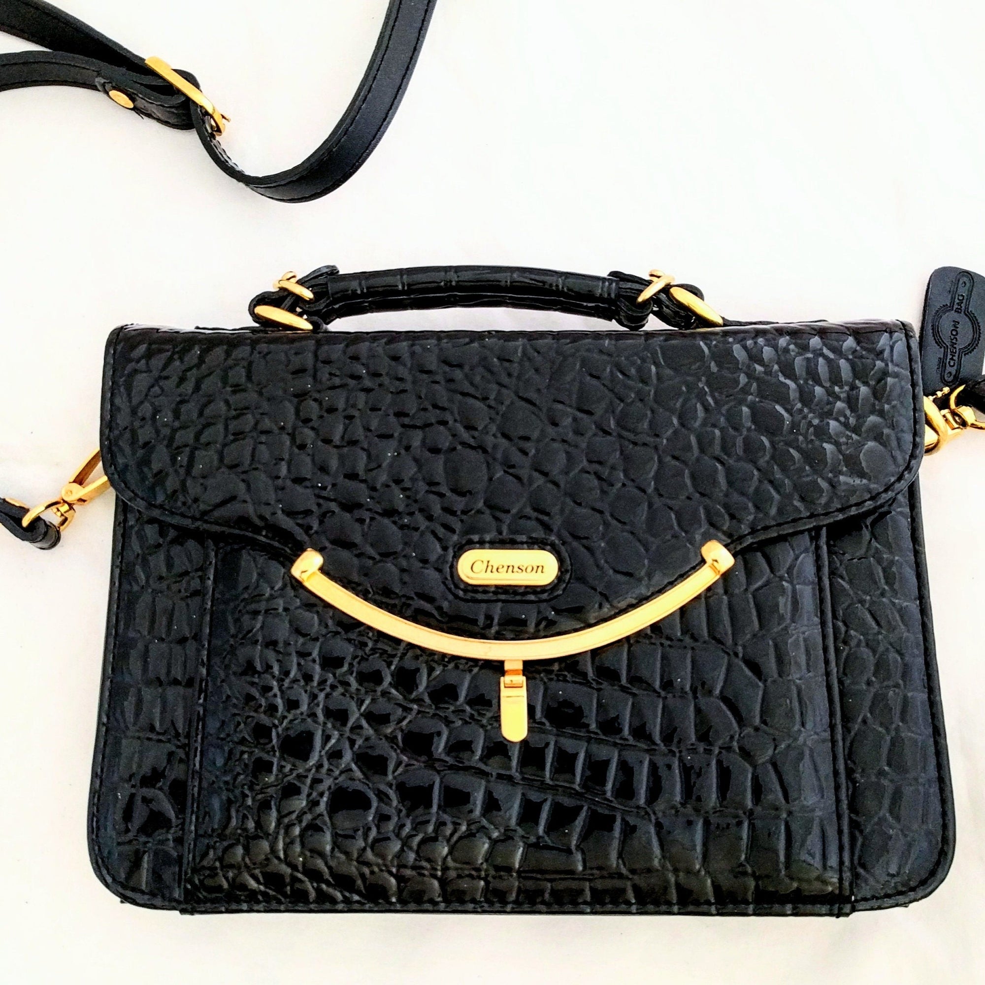 Vintage Chenson Black Embossed Leather Handbag – Crocodile-Embossed Shoulder Bag with Removable Strap, 1980s Designer Purse