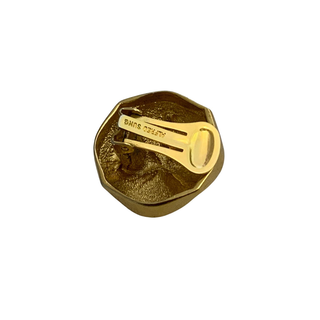 These Alfred Sung earrings are a fantastic find. They perfectly capture that "Bold Gold" 1980s aesthetic that has become a staple of 2026 street style. The sculptural, faceted design gives them a high-end, architectural feel that is very typical of Sung’s clean-lined approach to luxury.