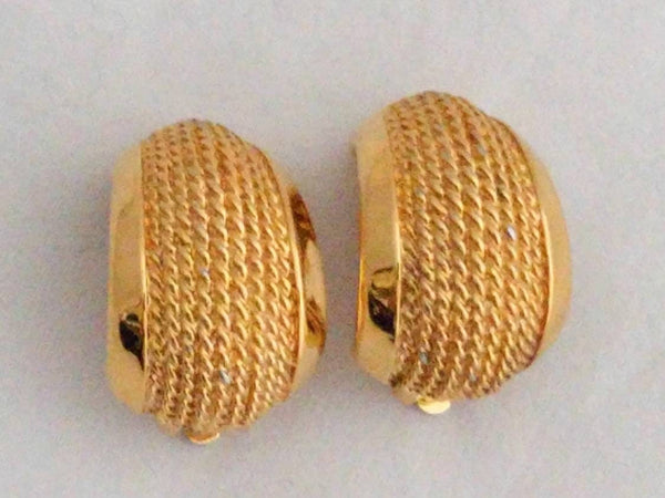 Nina Ricci vintage gold-plated clip-on earrings, twisted rope design, signed - French designer vintage jewelry