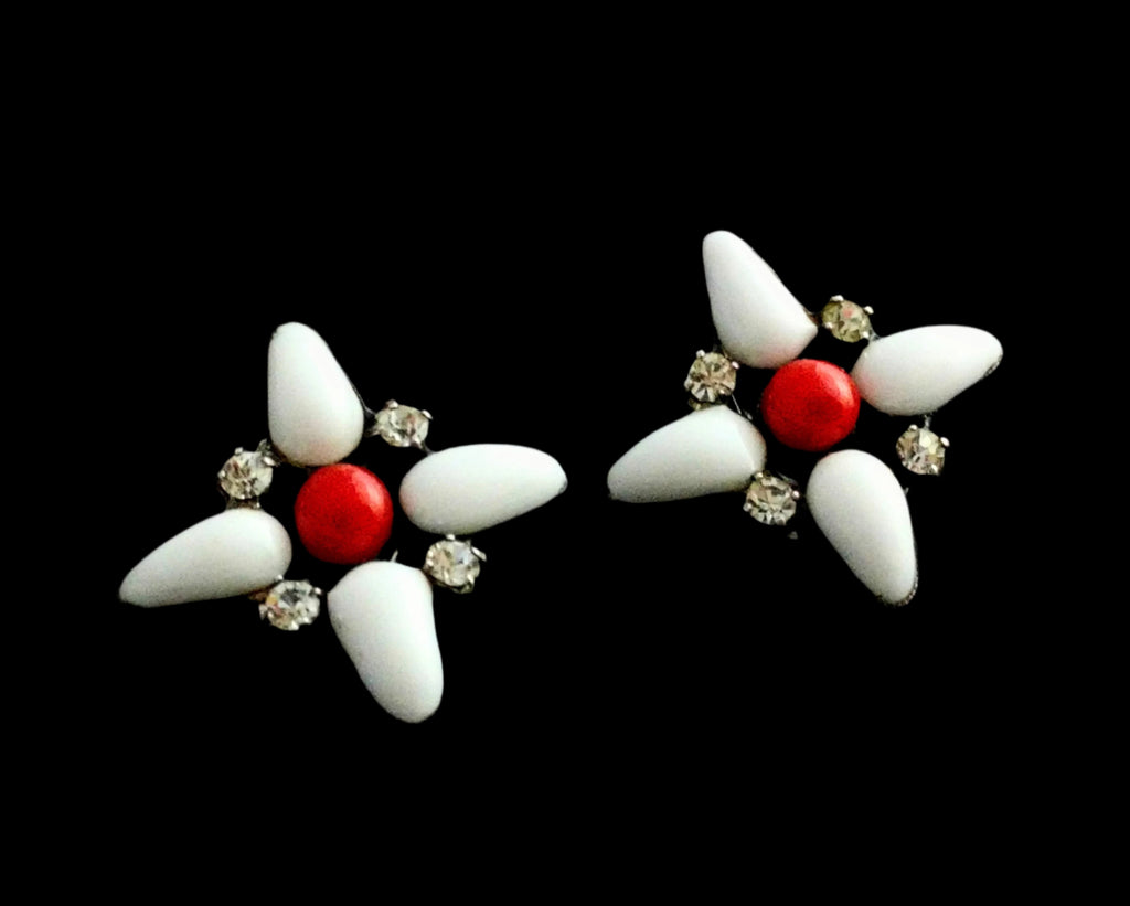 Vintage Chanel collectible earrings, white and red Gripoix glass, 2.5 cm diameter - Chanel collectible hand-poured glass earrings