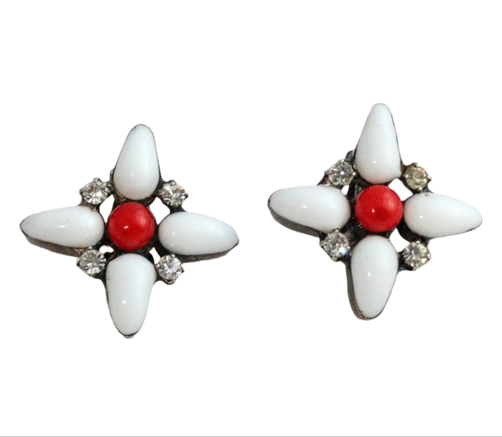 Chanel 1996 clip-on earrings with floral design, luxury vintage jewelry - Chanel signed jewelry Made in France