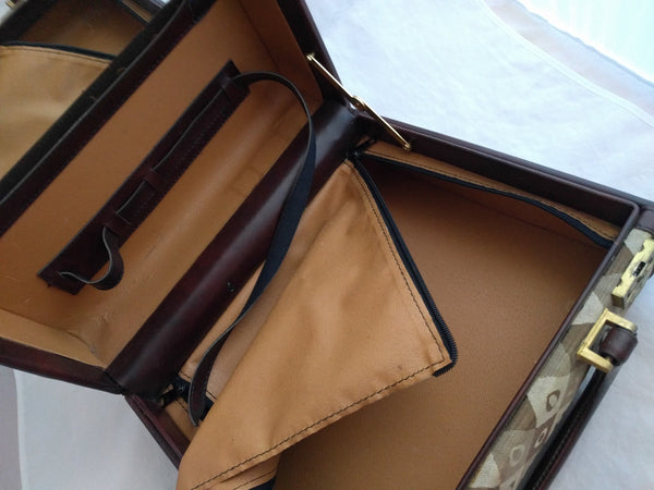 Travel Case – Classic Makeup Carrying Case, Retro Beauty Storage, Compact and Stylish