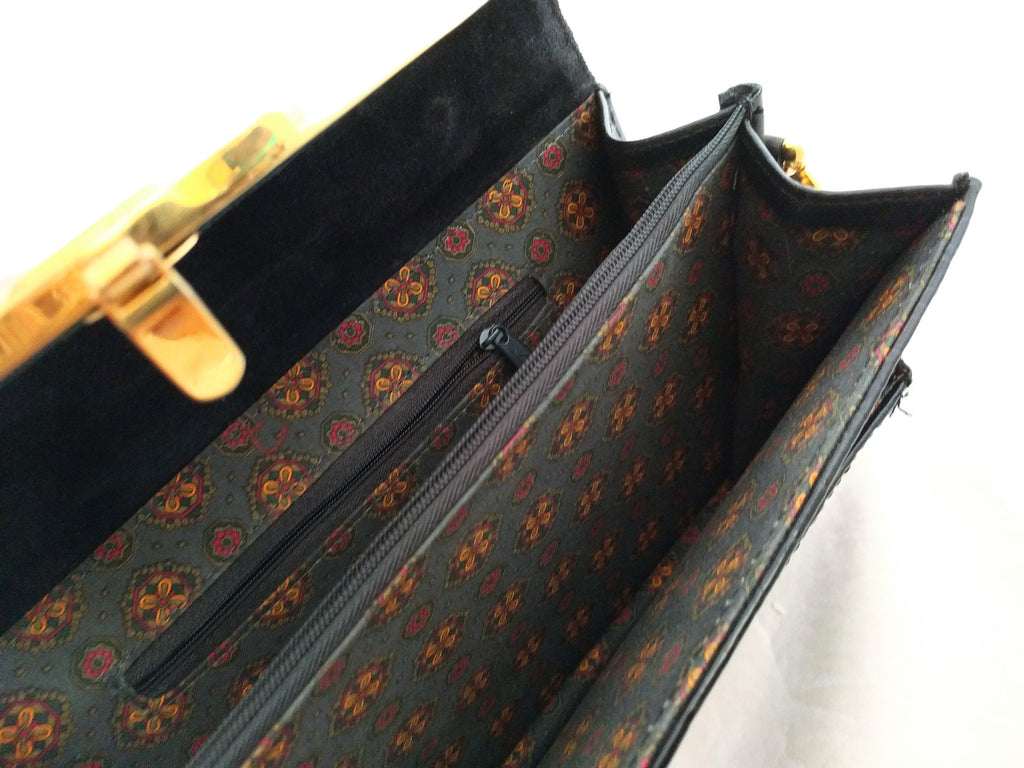 Vintage Chenson Black Embossed Leather Handbag – Crocodile-Embossed Shoulder Bag with Removable Strap, 1980s Designer Purse