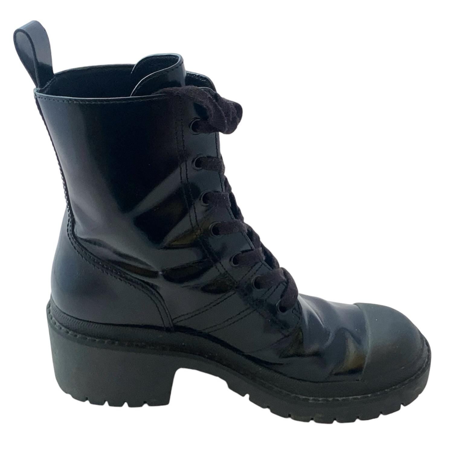 Marc Jacobs Bristol lace-up black leather combat boots, size 39