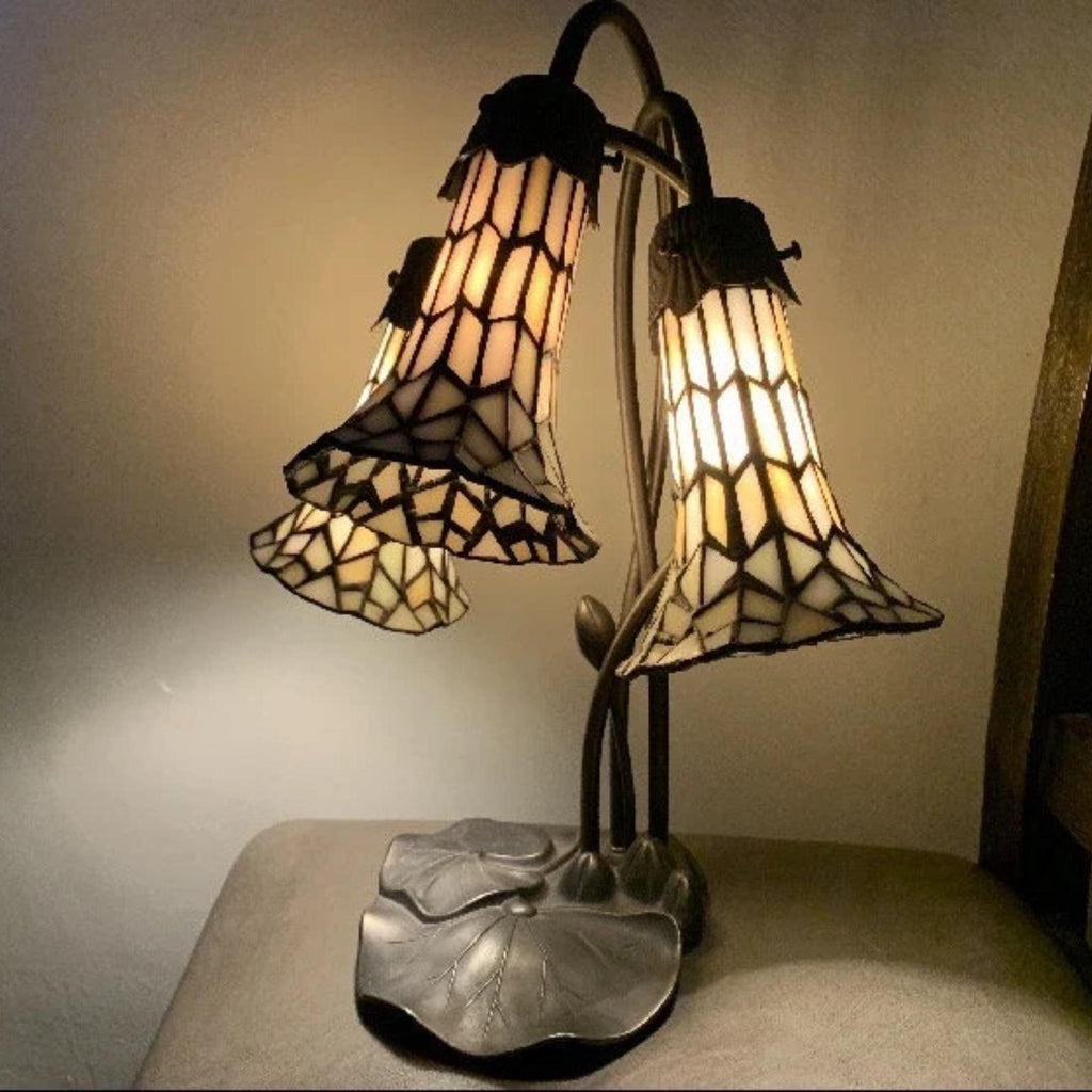 Tiffany-Style Pond Lily Table Lamp – Trumpet Tulip Design, 3-Light Mahogany Bronze Base, Milk White & Peach Art Glass Shades
