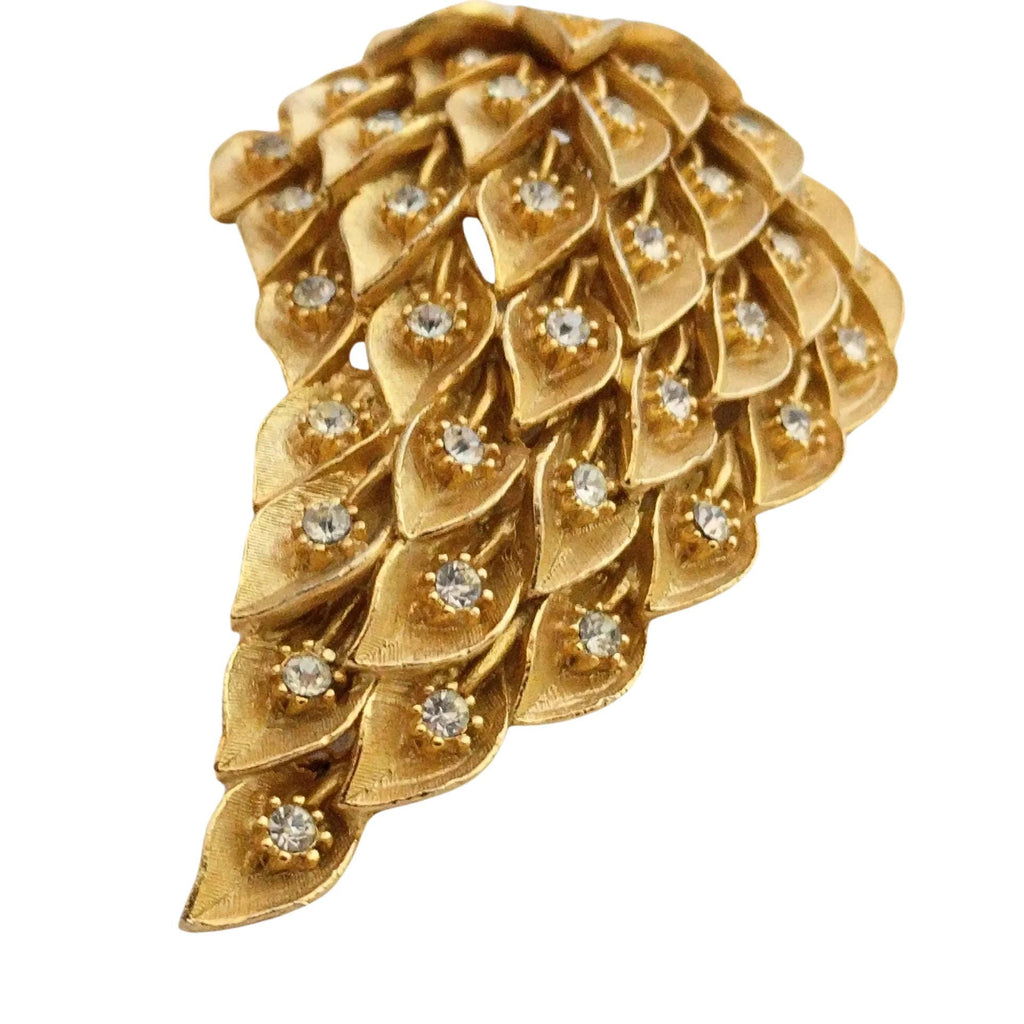 Beautiful Leaf brooch with Austrian crystals