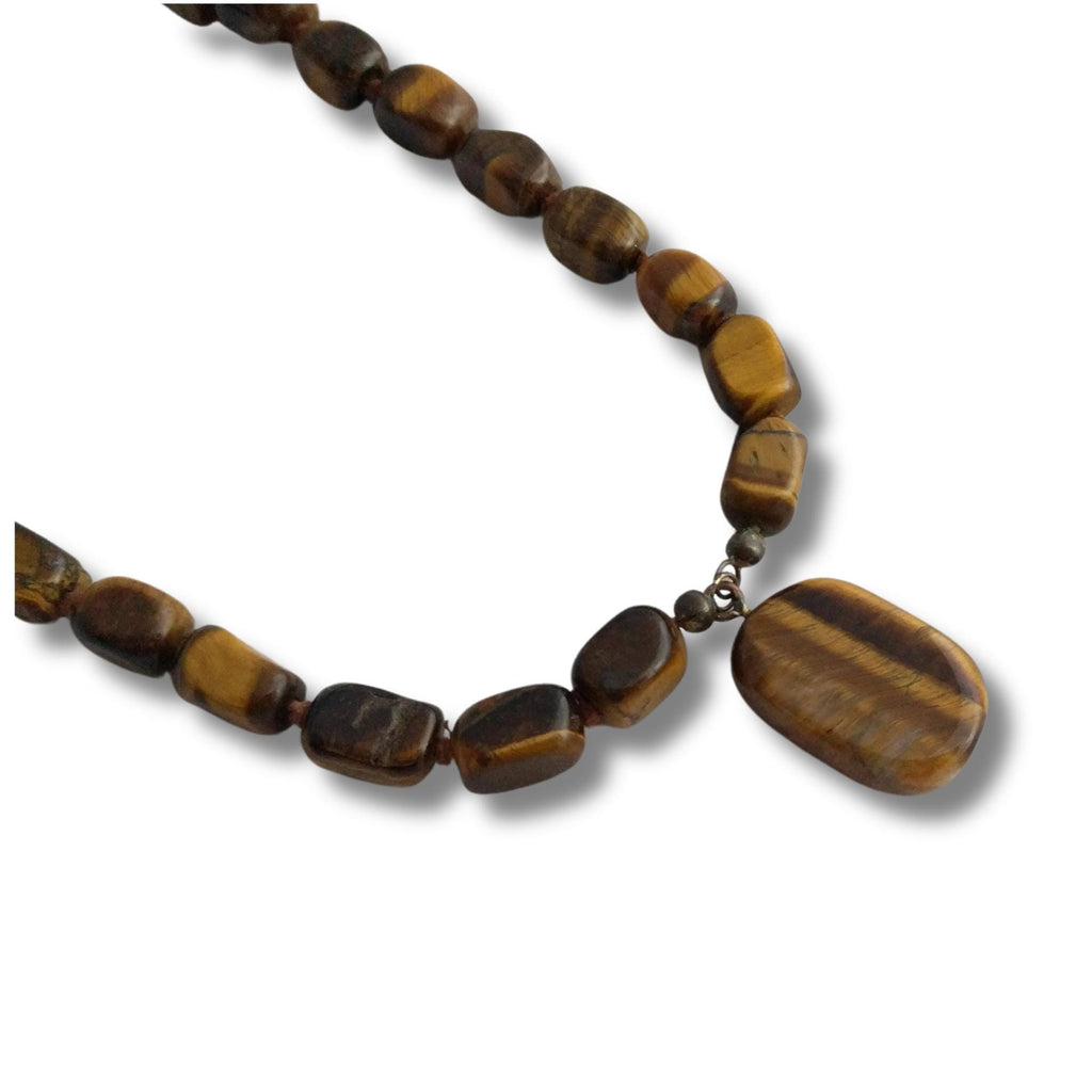 23-inch natural tiger’s eye gemstone necklace with central pendant, excellent condition - Vintage tiger’s eye beaded necklace