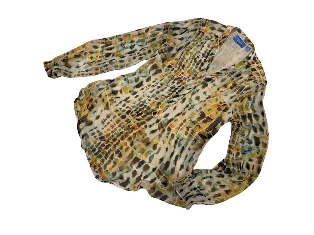 Lightweight Simply Vera sheer blouse, multicolor print, loose-fitting, hidden buttons