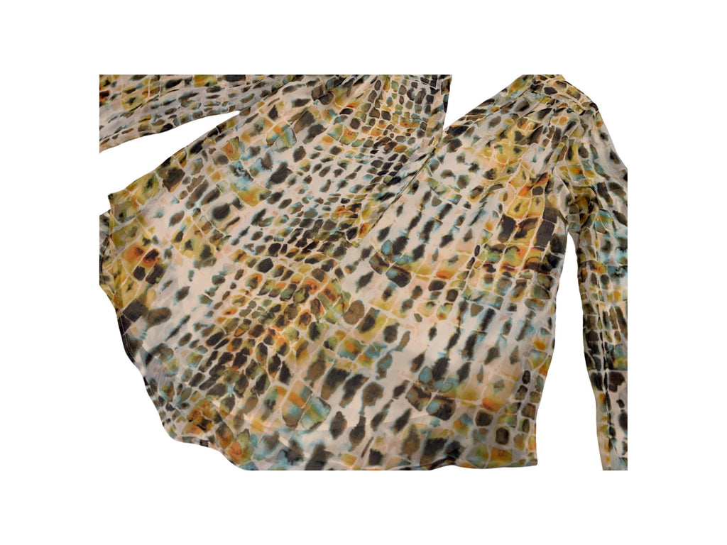 Chic Simply Vera by Vera Wang top, elegant sheer fabric, flowing silhouette