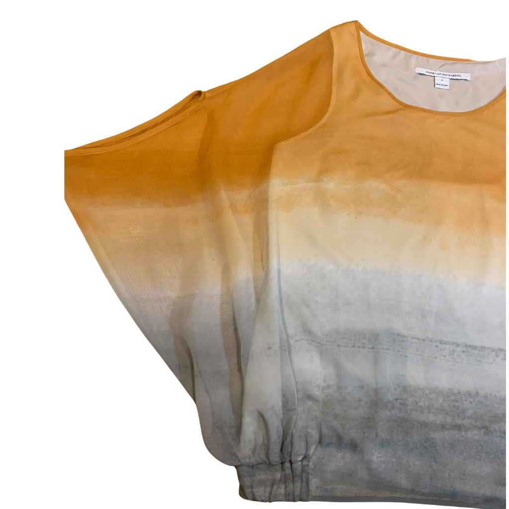 Chic Diane Von Furstenberg designer top, silk fabric, relaxed oversized fit