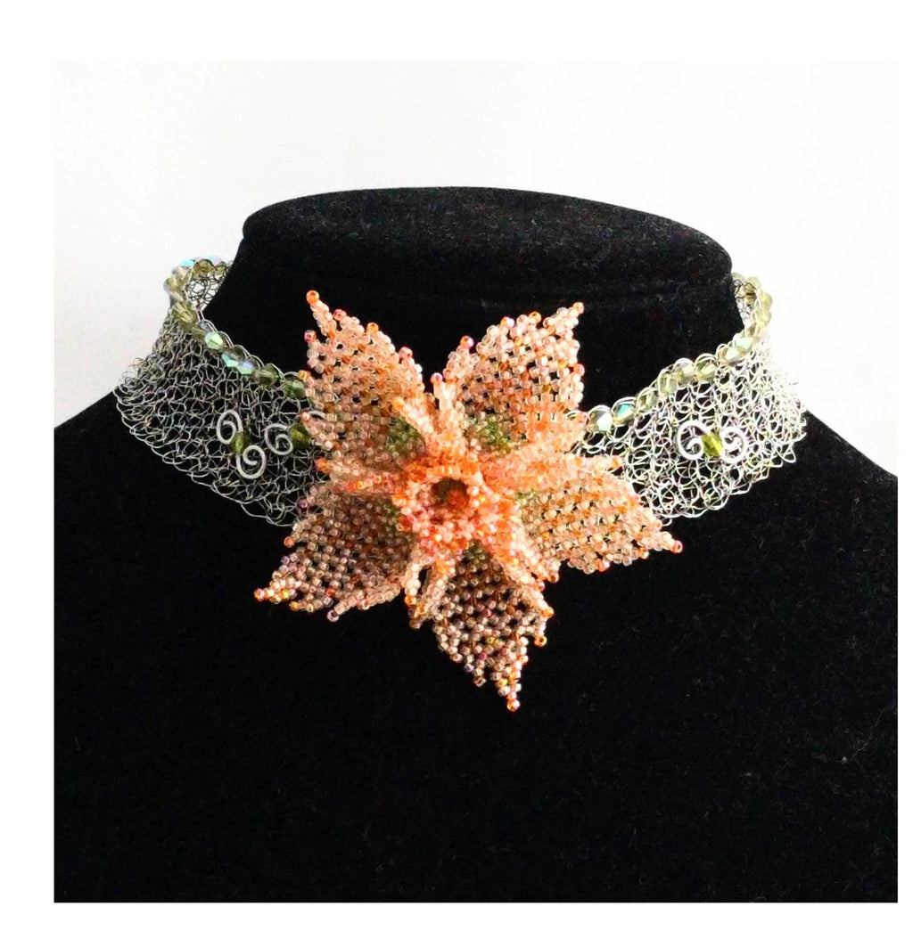 Rare vintage Eisenberg choker with green glass beads and silver wire crochet - Handmade Eisenberg statement necklace, perfect for collectors and vintage lovers