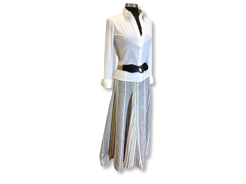 Chic and versatile maxi skirt, relaxed fit, earthy tones, perfect for warm weather