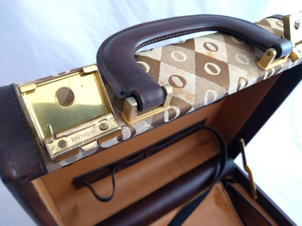 Vintage Leather Travel Case – Hard Shell Makeup and Toiletry Bag, Two Compartments, Rare Retro Design